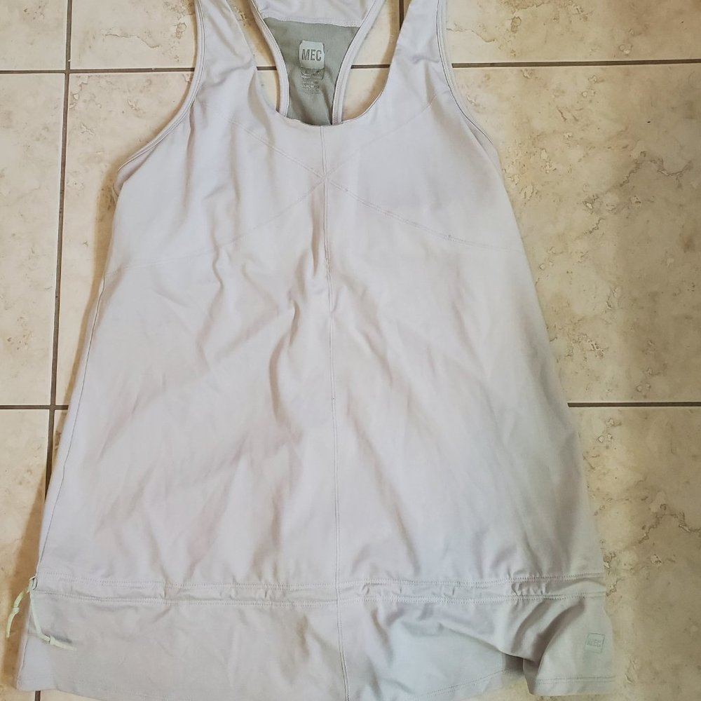 MEC Relaxed Fit  Size Medium - Picture 3 of 5